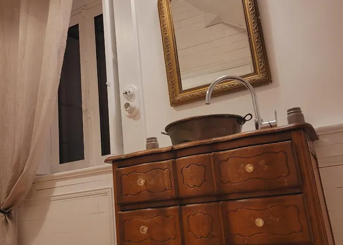 De Charme Dans Un Cadre Bucolique A 20min Du Mans Bed and breakfast